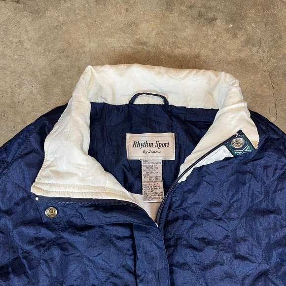 Vintage 90s Navy and white windbreaker jacket with a retro vibe - Picture 2 of 7